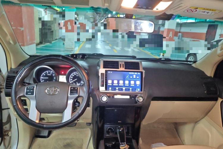 Used Toyota Prado 2014 2700 TX 7-Seater Middle East Version Center Console
