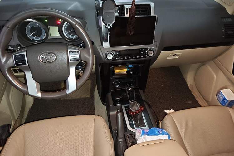 Used Toyota Prado  Center Console