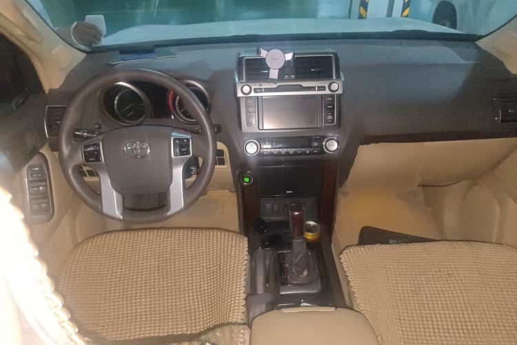 Used Toyota Prado 2014 4.0L Automatic TX-L NAVI Center Console