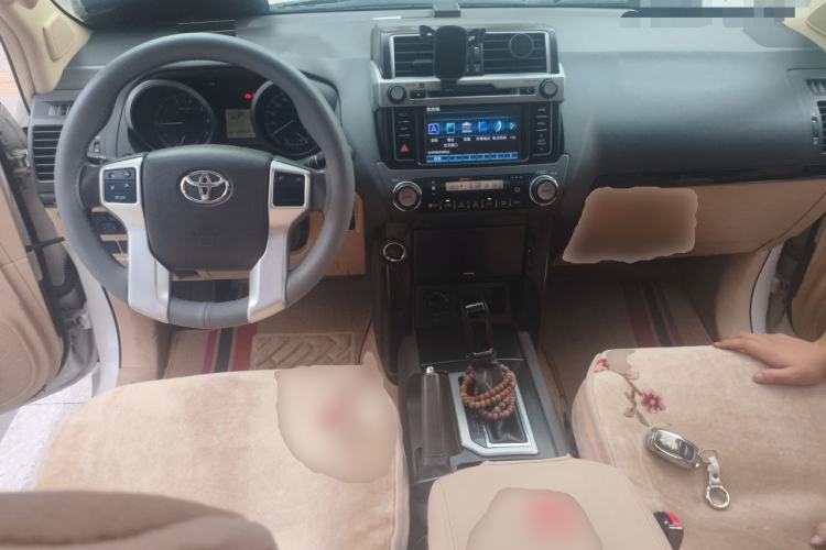 Used Toyota Prado  Center Console