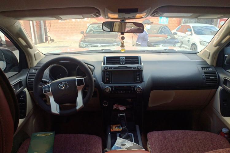 Used Toyota Prado 2014 2.7L Automatic Luxury Edition Center Console