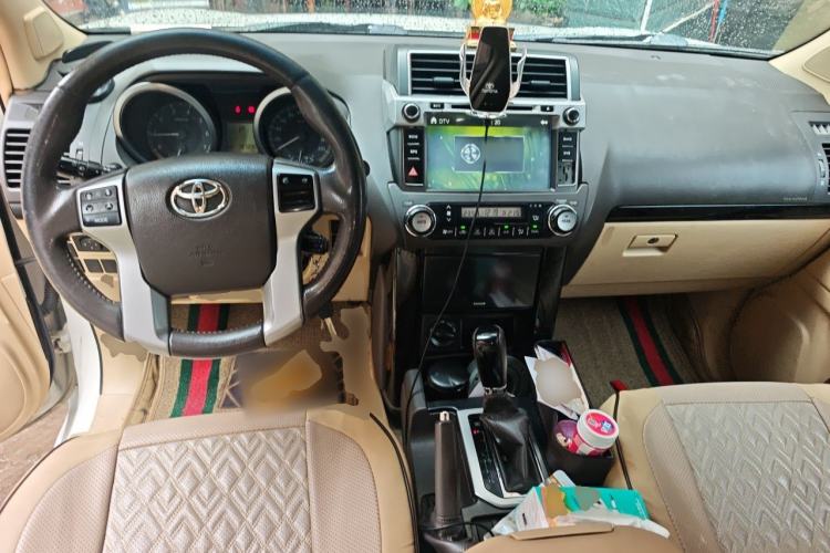 Used Toyota Prado  Center Console