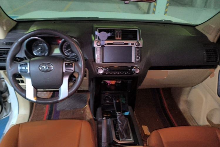 Used Toyota Prado  Center Console