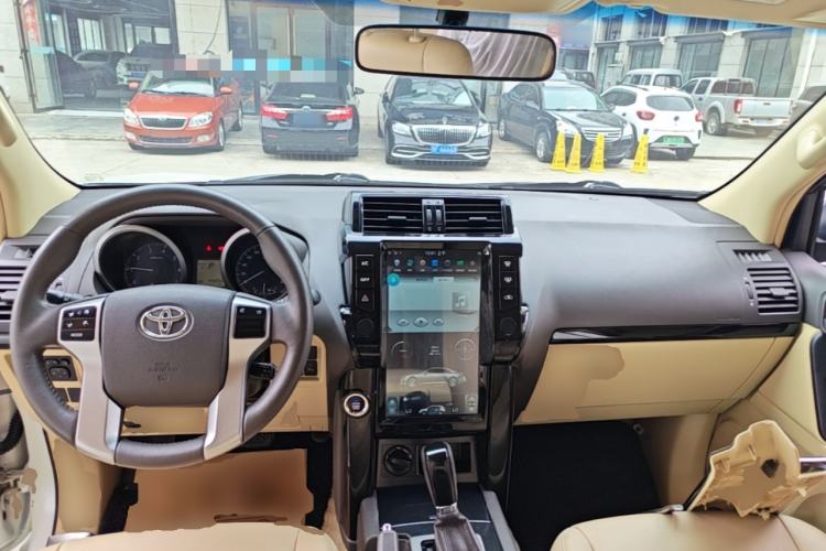 Used Toyota Prado 2014 2.7L Middle East Version Parallel Import Center Console