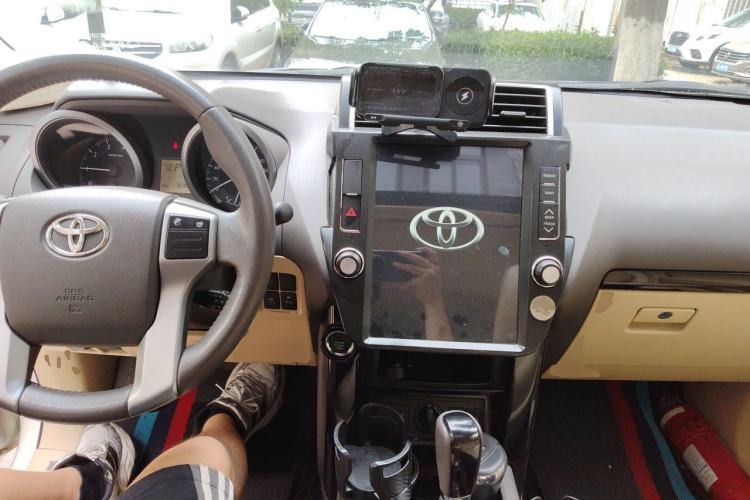 Used Toyota Prado  Center Console