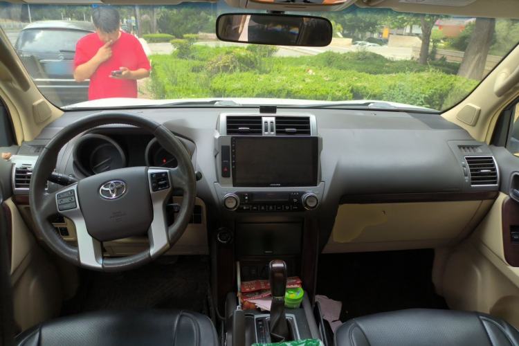 Used Toyota Prado 2014 4.0L Automatic TX-L NAVI Center Console