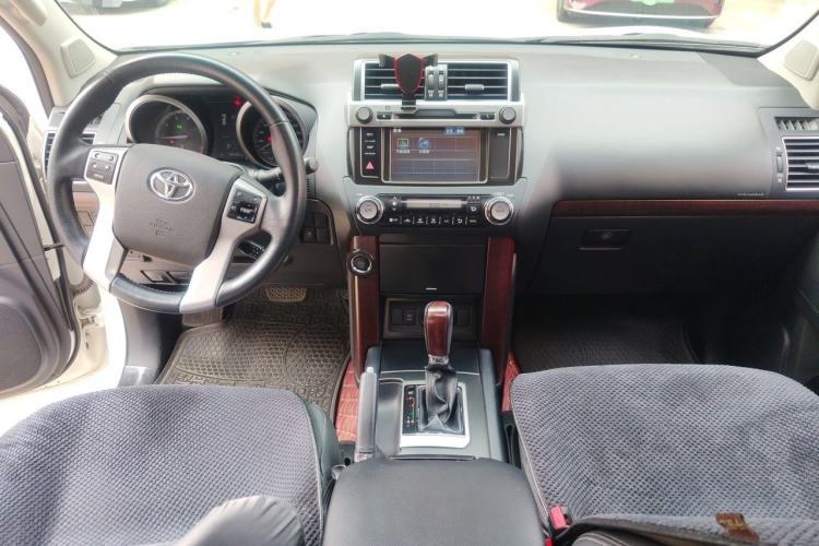 Used Toyota Prado 2014 4.0L Automatic TX-L NAVI Center Console