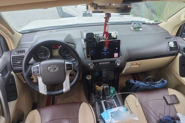 Used Toyota Prado  Center Console