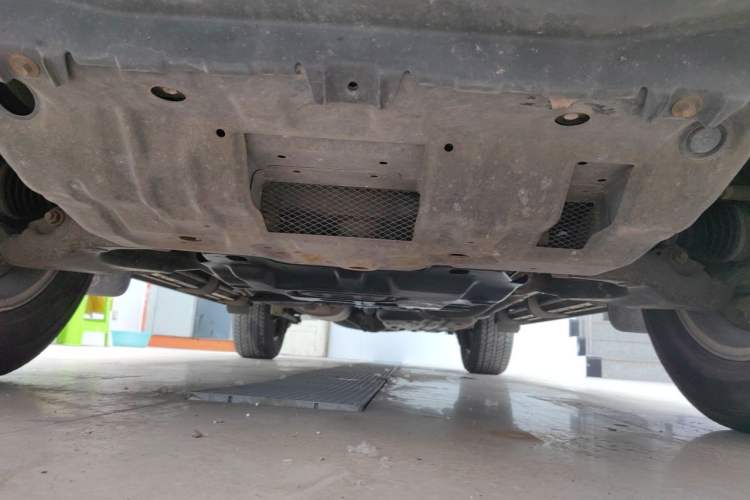 Used Toyota Prado 2014 2.7L Middle East Version Parallel Import Chassis Front