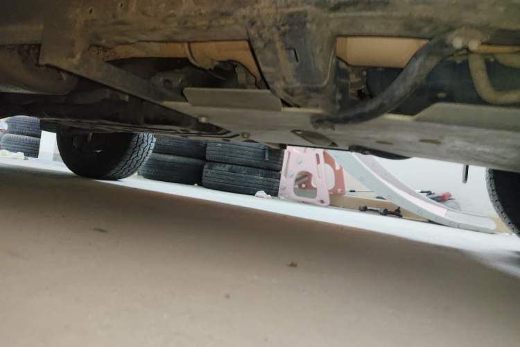 Used Toyota Prado 2014 4.0L Automatic TX-L Chassis Front Right