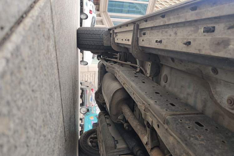 Used Toyota Prado 2014 4.0L Low-Power Version Middle East Edition Chassis Front Right
