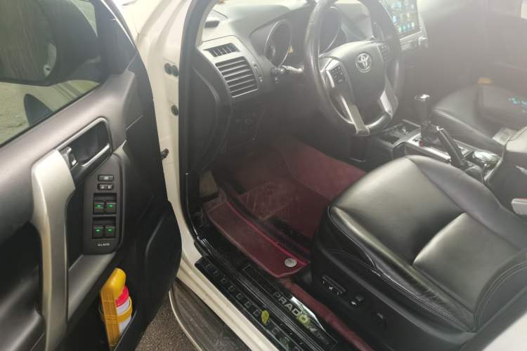Used Toyota Prado 2014 2.7L Automatic Standard Edition Driver Seat