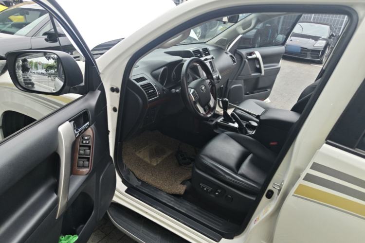 Used Toyota Prado 2014 4.0L Automatic TX-L Driver Seat