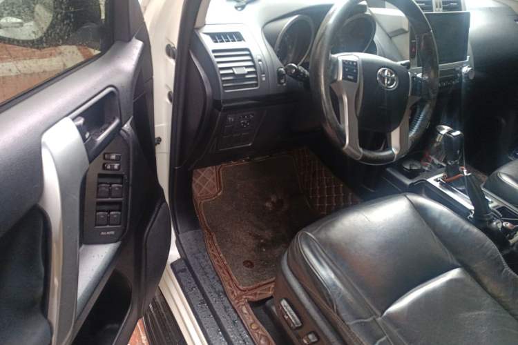 Used Toyota Prado 2014 2.7L Automatic Standard Edition Driver Seat