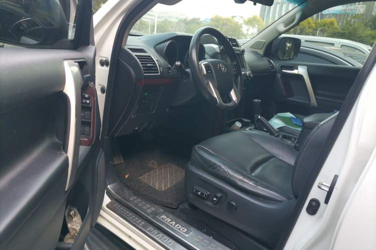 Used Toyota Prado 2014 4.0L Automatic TX-L NAVI Driver Seat