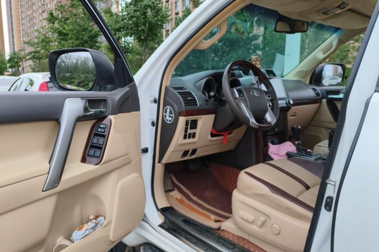 Used Toyota Prado 2014 4.0L Automatic TX-L Driver Seat