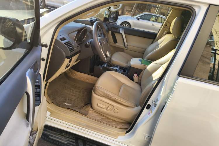 Used Toyota Prado 2014 2.7L Automatic Standard Edition Driver Seat