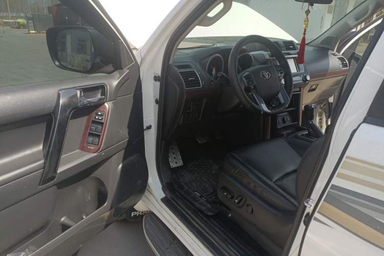 Used Toyota Prado 2014 4.0L Automatic TX-L NAVI Driver Seat