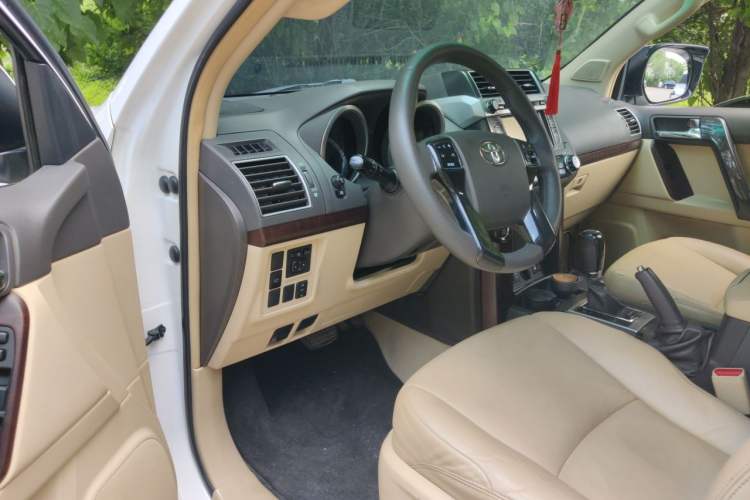 Used Toyota Prado 2014 4.0L Automatic TX-L NAVI Driver Seat