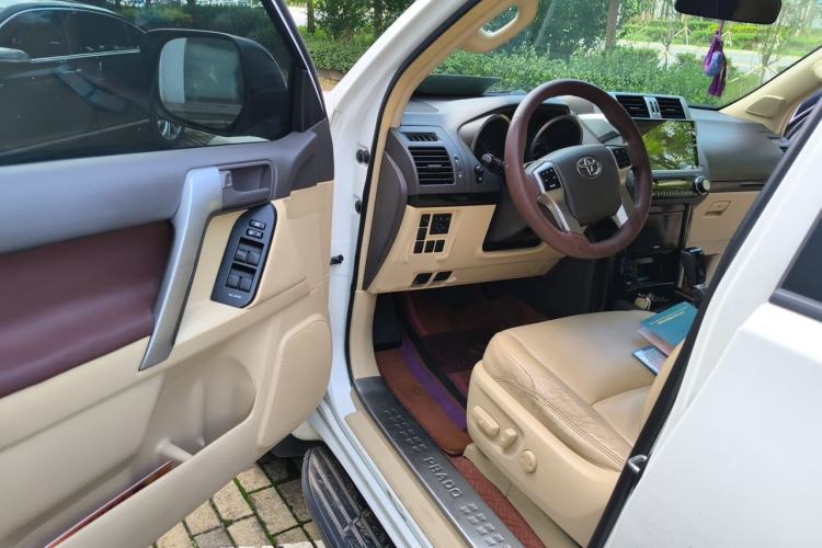 Used Toyota Prado 2014 2.7L Automatic Standard Edition Driver Seat