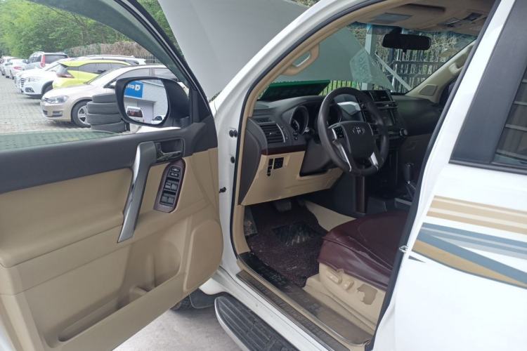 Used Toyota Prado 2014 4.0L Automatic TX-L Driver Seat
