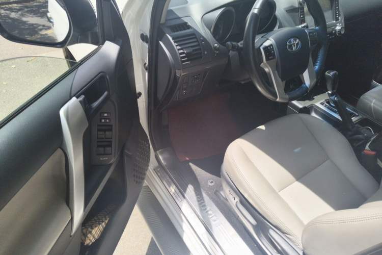 Used Toyota Prado 2014 2.7L Automatic Luxury Edition Driver Seat