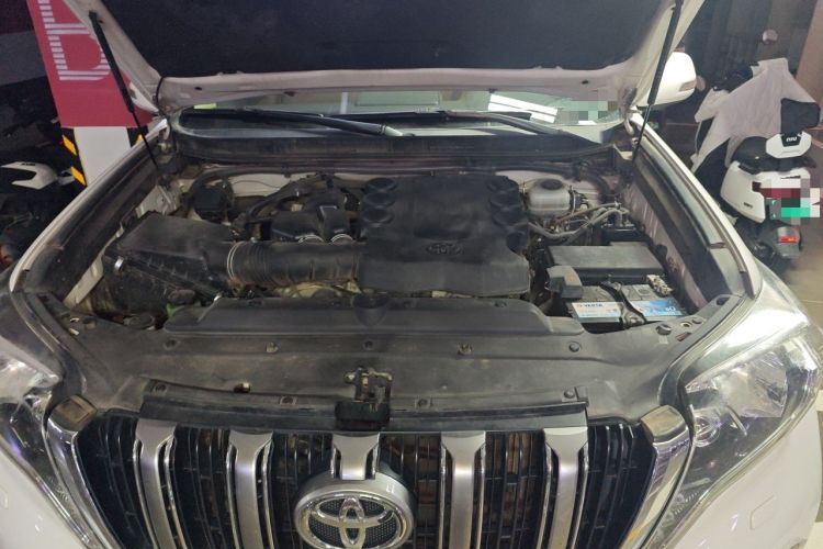 Used Toyota Prado 2014 4.0L Automatic VX NAVI Engine Bay
