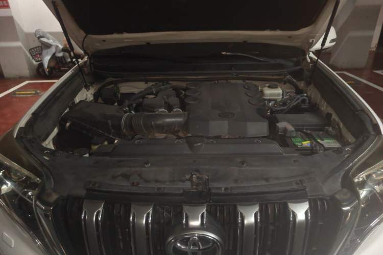 Used Toyota Prado 2014 4.0L Automatic VX NAVI Engine Bay
