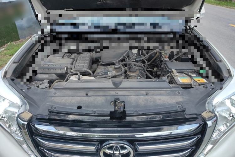 Used Toyota Prado 2014 2700 TX 7-Seater Middle East Version Engine Bay