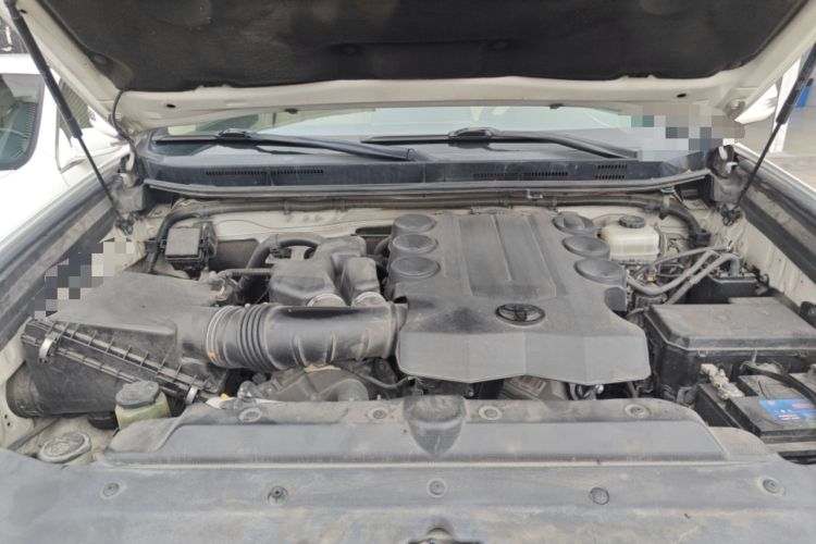 Used Toyota Prado 2014 4.0L Automatic TX-L Engine Bay