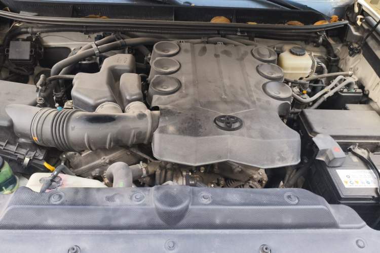 Used Toyota Prado 2014 4.0L Automatic TX-L NAVI Engine Bay