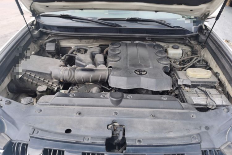 Used Toyota Prado 2014 4.0L Automatic TX-L Engine Bay