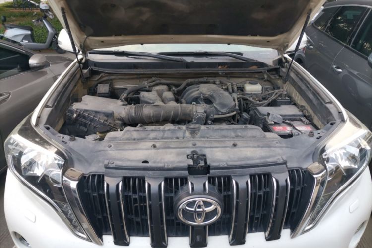 Used Toyota Prado 2014 4.0L Automatic TX-L NAVI Engine Bay