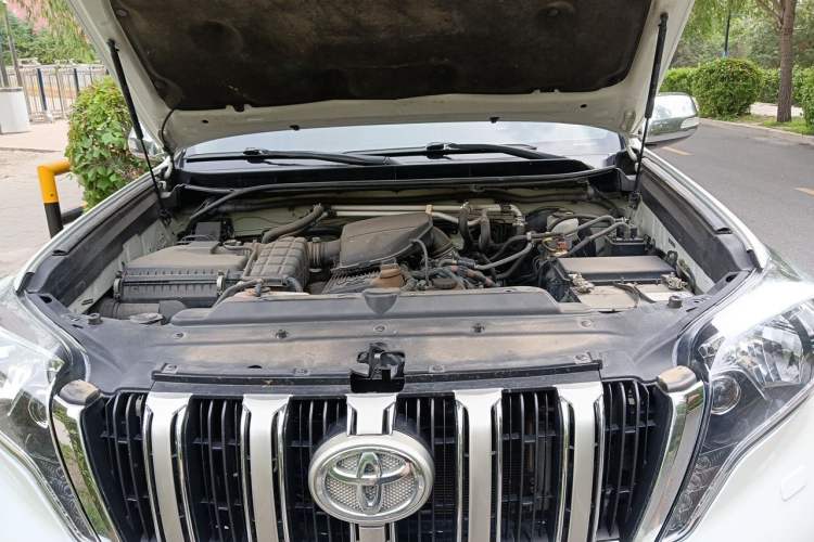 Used Toyota Prado 2014 2.7L Automatic Luxury Edition Engine Bay