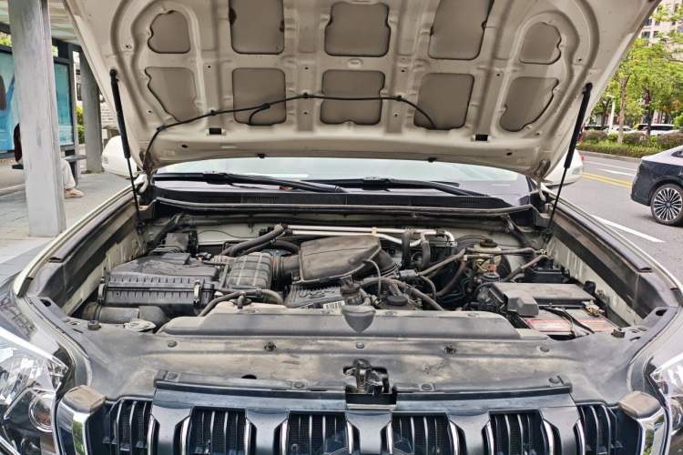 Used Toyota Prado 2014 2.7L Middle East Version Parallel Import Engine Bay