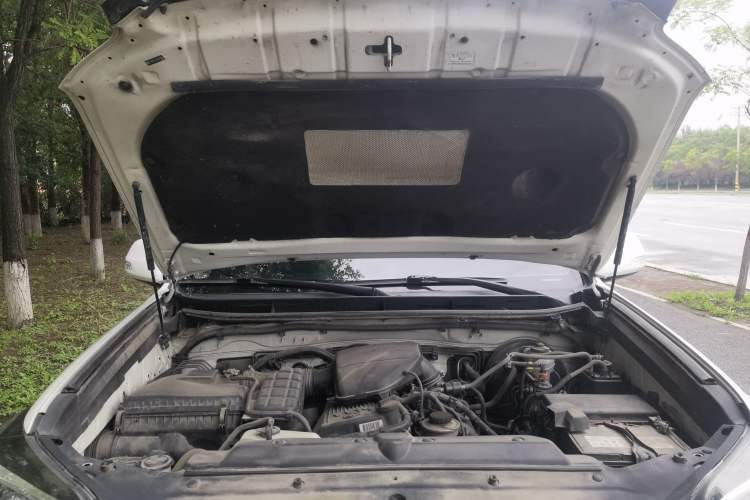 Used Toyota Prado 2014 2.7L Automatic Standard Edition Engine Bay