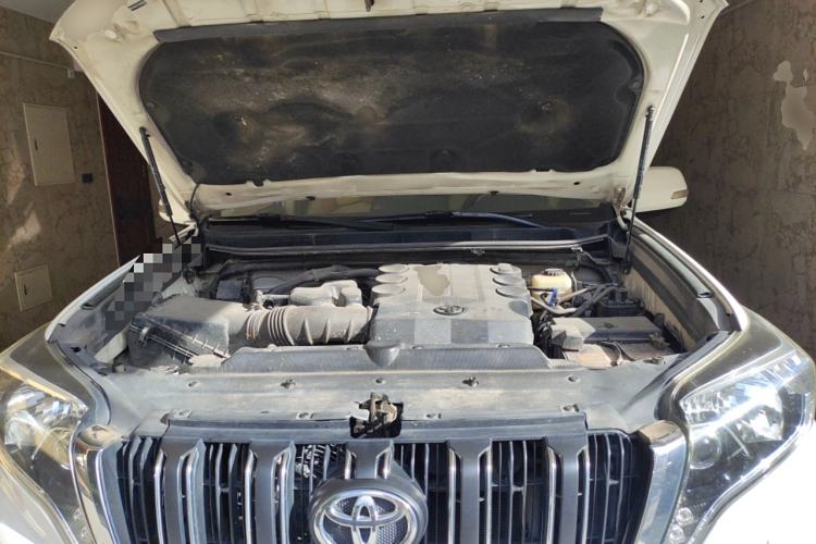 Used Toyota Prado 2014 4.0L Automatic TX-L NAVI Engine Bay