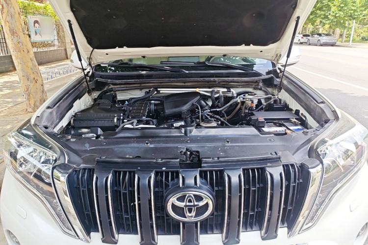 Used Toyota Prado 2014 2.7L Middle East Version Parallel Import Engine Bay