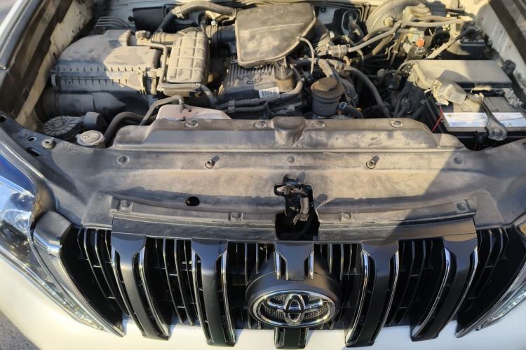 Used Toyota Prado 2014 2.7L Automatic Standard Edition Engine Bay