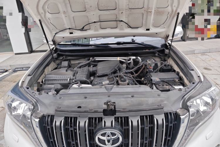 Used Toyota Prado  Engine Bay
