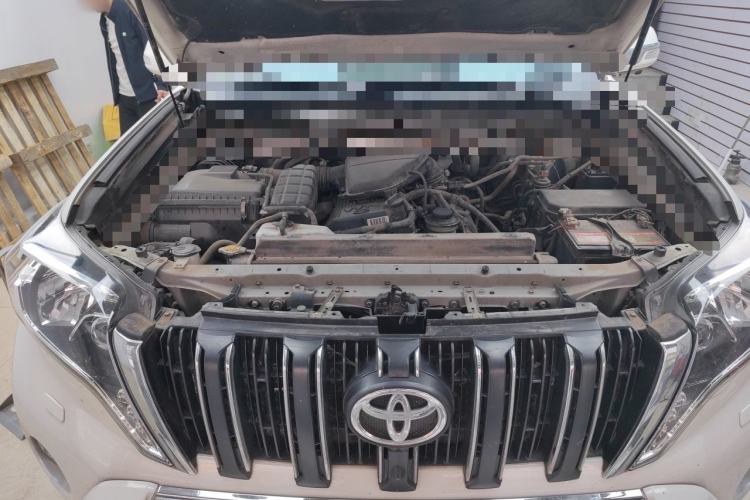 Used Toyota Prado 2014 2.7L Middle East Version Parallel Import Engine Bay