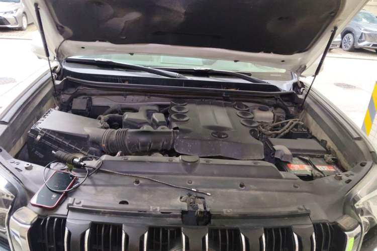 Used Toyota Prado 2014 4.0L Automatic TX-L Engine Bay