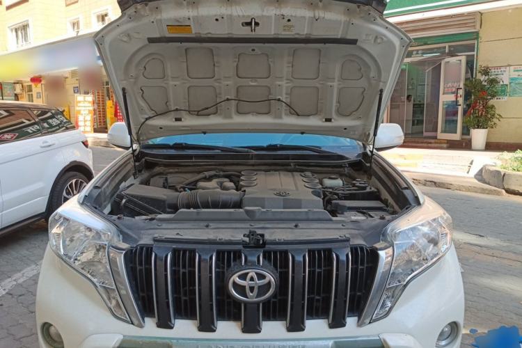Used Toyota Prado  Engine Bay
