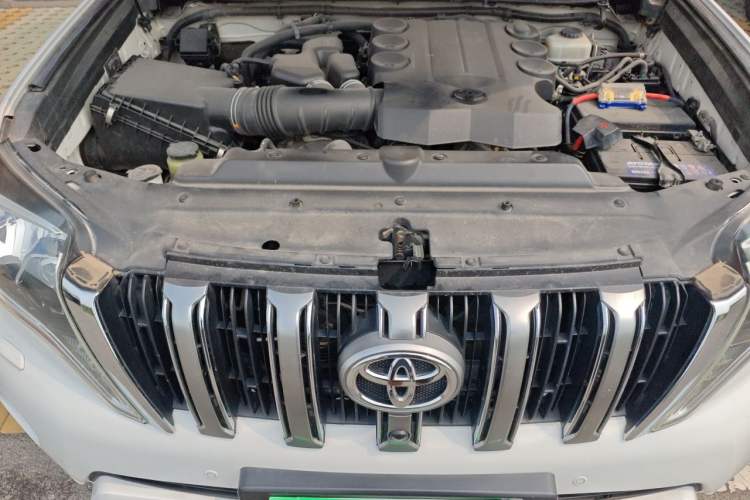 Used Toyota Prado 2014 4.0L Automatic VX NAVI Engine Bay