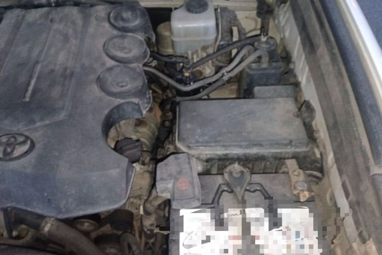 Used Toyota Prado 2014 4.0L Automatic TX-L Engine Bay Left