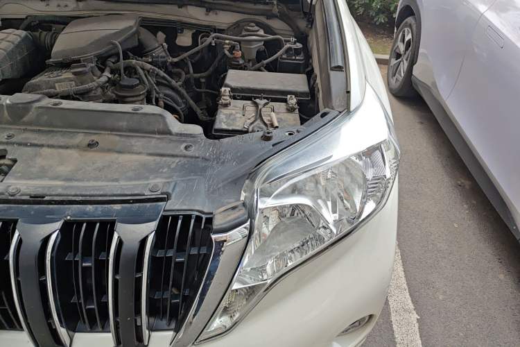 Used Toyota Prado 2014 2.7L Automatic Standard Edition Engine Bay Left