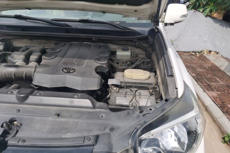 Used Toyota Prado 2014 4.0L Automatic TX-L Engine Bay Left