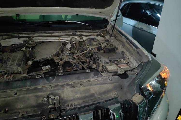 Used Toyota Prado  Engine Bay Left