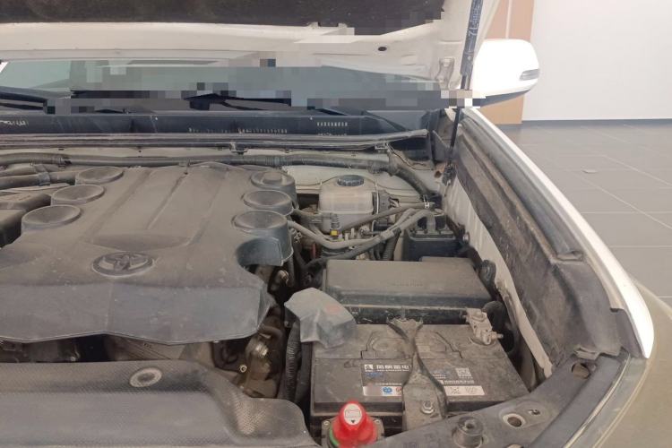 Used Toyota Prado 2014 4.0L Automatic TX-L NAVI Engine Bay Left