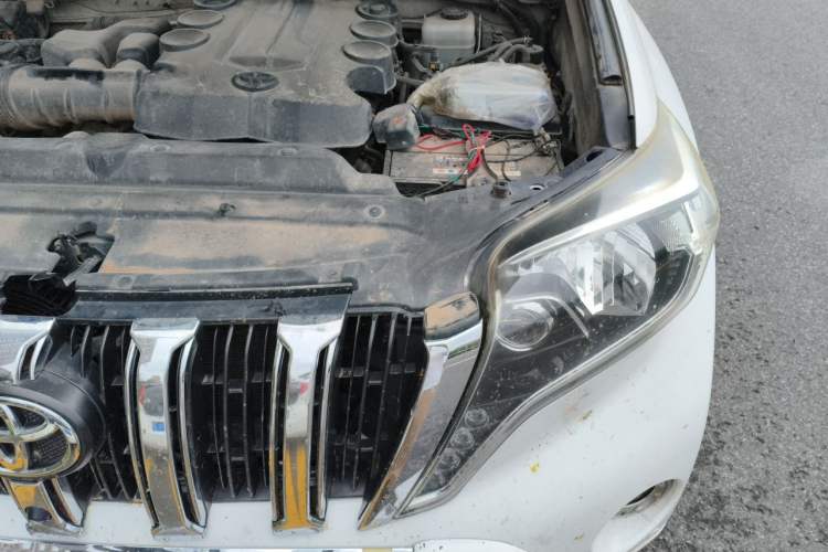 Used Toyota Prado 2014 4.0L Automatic TX-L Engine Bay Left